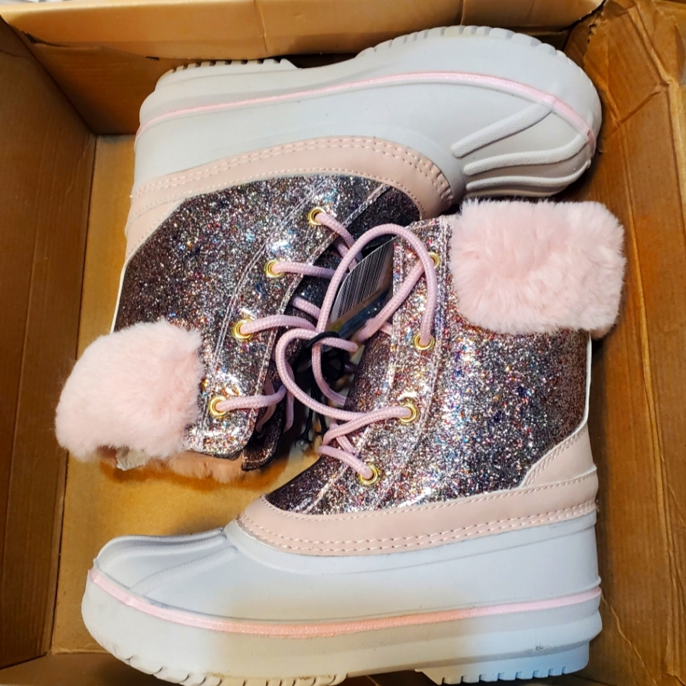 Snow boots